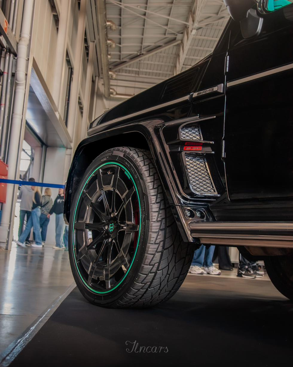 Brabus Monoblock M felga jet black zielona obwódka Mercedes G63 AMG detal