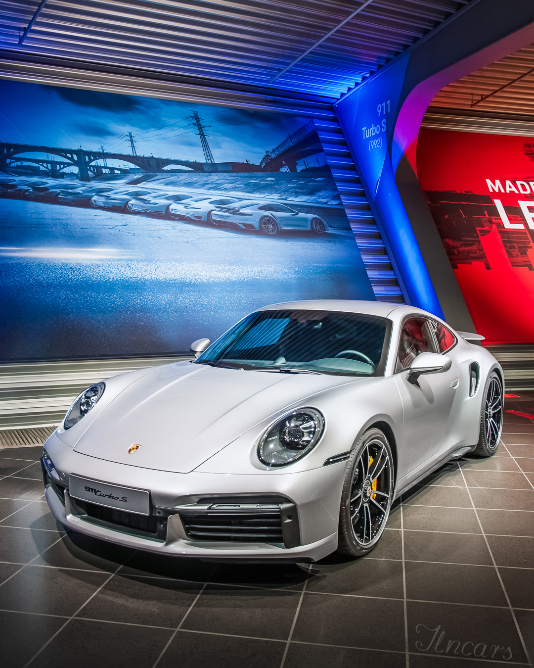Ujęcie boczne Porsche 911 Turbo S, Lipsk